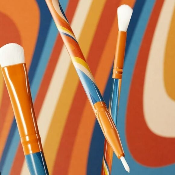 ELF Good Vibes Only Eyeshadow Brush Set - Picture 7 of 10